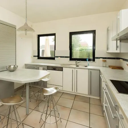 1 - 11 Beds, 17p, 2 Bath-, 1 Livingroom Villa
