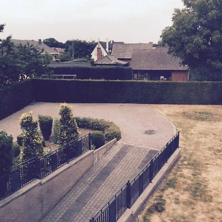 1 - 11 Beds, 17p, 2 Bath-, 1 Livingroom Villa Aan de Wolfsberg